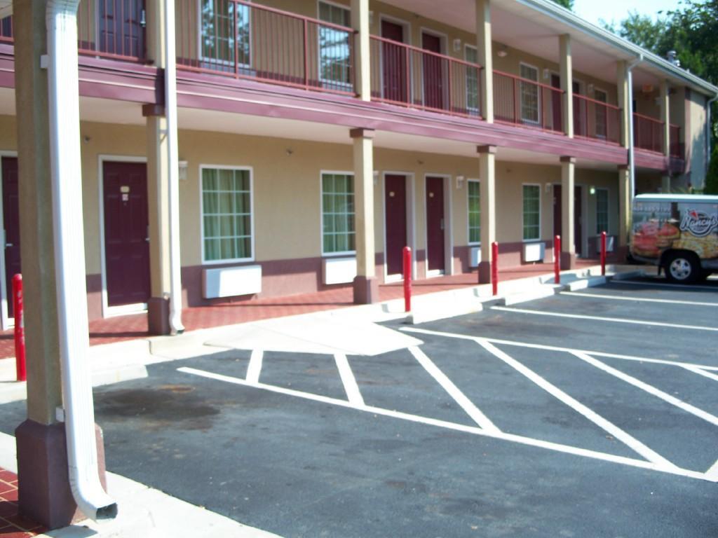 Americas Best Value Inn - Mableton Exterior photo